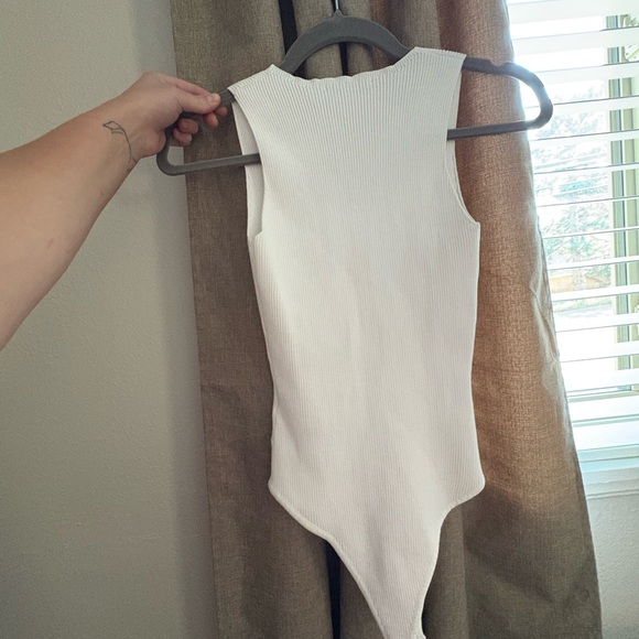 (4) Trendy Tops - Picture 9 of 10